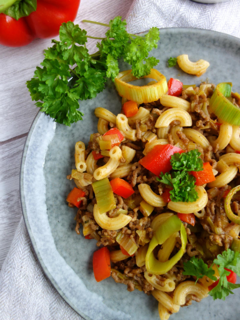 Schnelle Hackfleischpfanne mit Gemüse und Pasta Meinestube