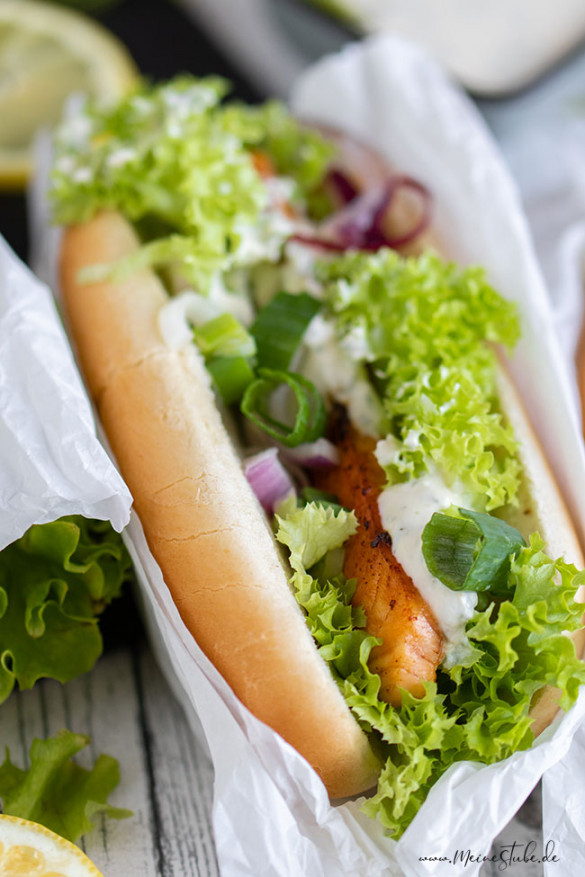 Lachs Hotdog mit Meerrettich-Frischkäse-Soße - Meinestube