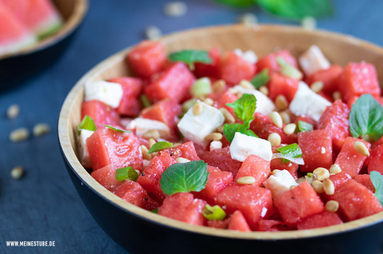 Melonensalat mit Feta und gerösteten Pinienkernen - Meinestube