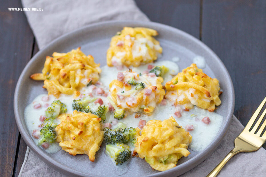 Spätzle-Käse-Bällchen mit Brokkoli-Schinken-Soße - Meinestube